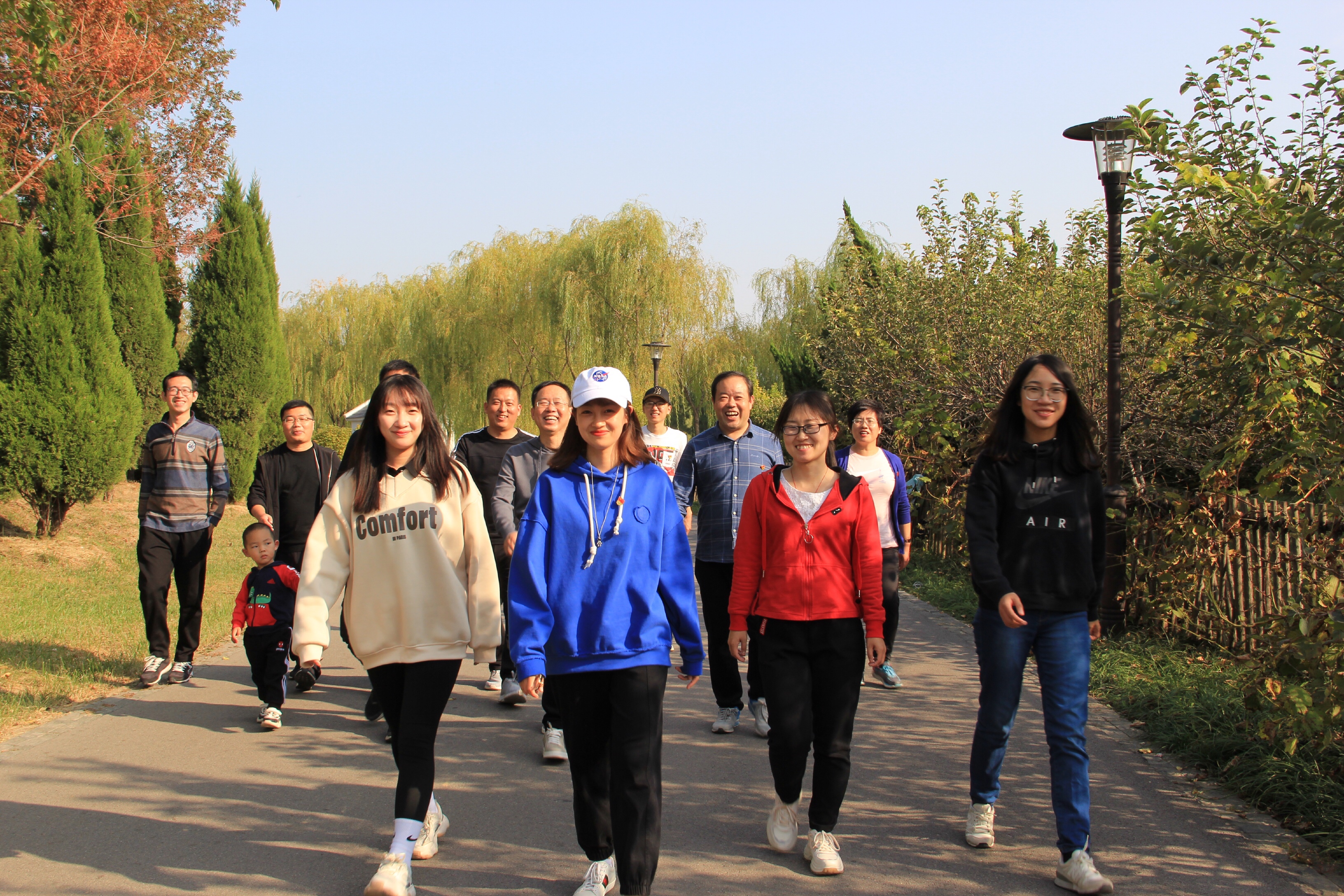 10月18日,山东汇研律师事务所“金秋徒步行”活动圆满举行